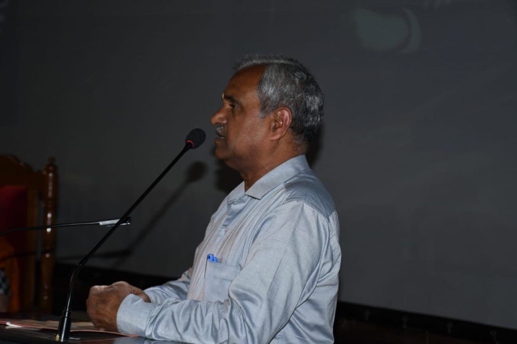 नेशनल मेडिकल आर्गनाइजेशन ने नव आगंतुक एम बी बी एस सत्र 2023 के छात्र छात्राओं को दिलाई चरक सपथ 3 113 2