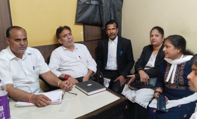 मोदी सरकार के नौ वर्ष के कार्यकाल की जन कल्याणकारी नीतियों पर अधिवक्ताओं ने की परिचर्चा 1 113 46