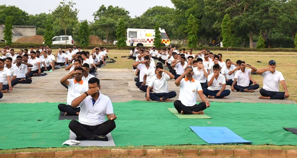 500 NDRF Personnel Engage in Yoga Camp Organized by Patanjali Committee in Delhi NCR 4 114 13