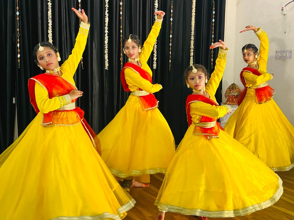 Shivangi Sangeet Mahavidyalaya Hosts Monthly Meeting 'Navankur' for Indian Classical Music 5 114 14