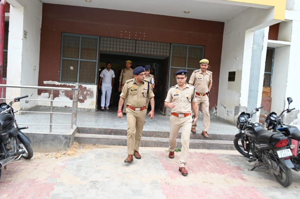 Meerut Police Gear Up for a Peaceful Bakrid Celebration: Inspections and Directives Ensured 5 114 25