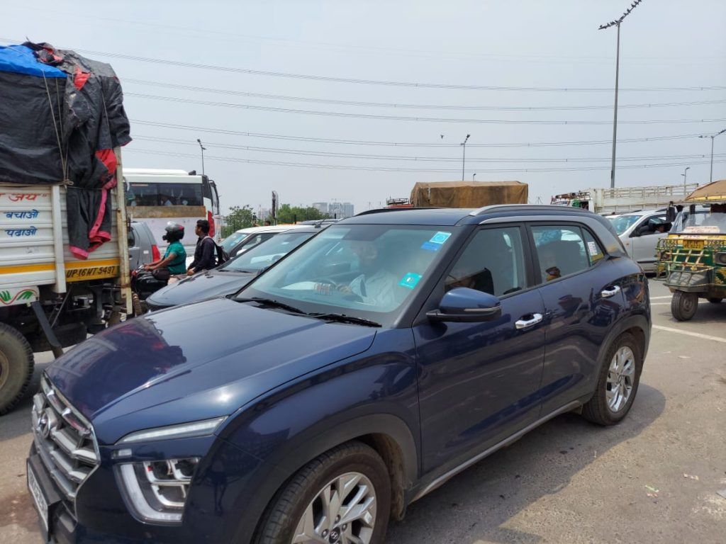 Rakesh Tikait Denied Entry by Delhi Police at Ghazipur Border; Traffic Diverted, Traffic Paralyzed in Massive Jam 9 115 11