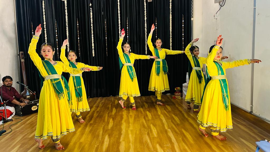 Shivangi Sangeet Mahavidyalaya Hosts Monthly Meeting 'Navankur' for Indian Classical Music 7 115 7