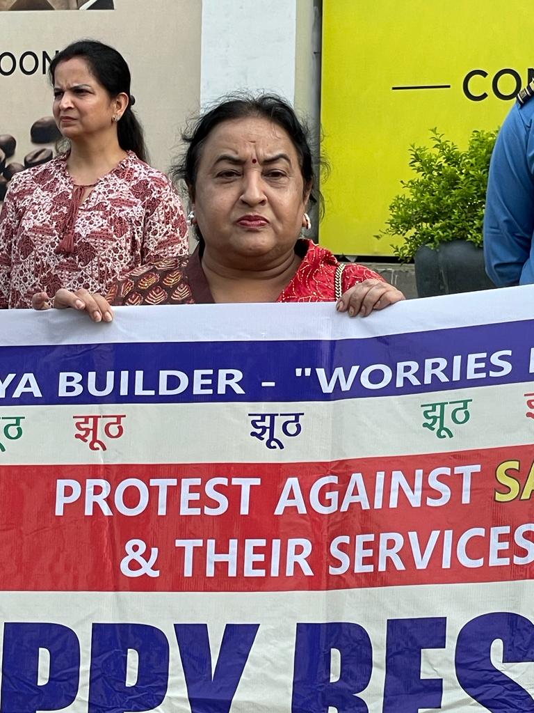 Saya Gold Avenue Residents Protest Against Builder's Negligence: Seeking Action and Accountability 2 112 42
