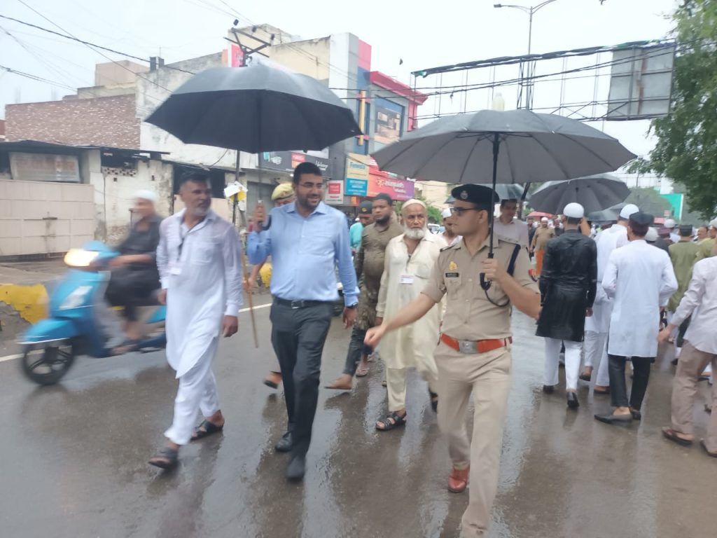 Eid Celebrations in Meerut: Amidst Rainfall, Unity Prevails at Shahi Eidgah 7 112 49
