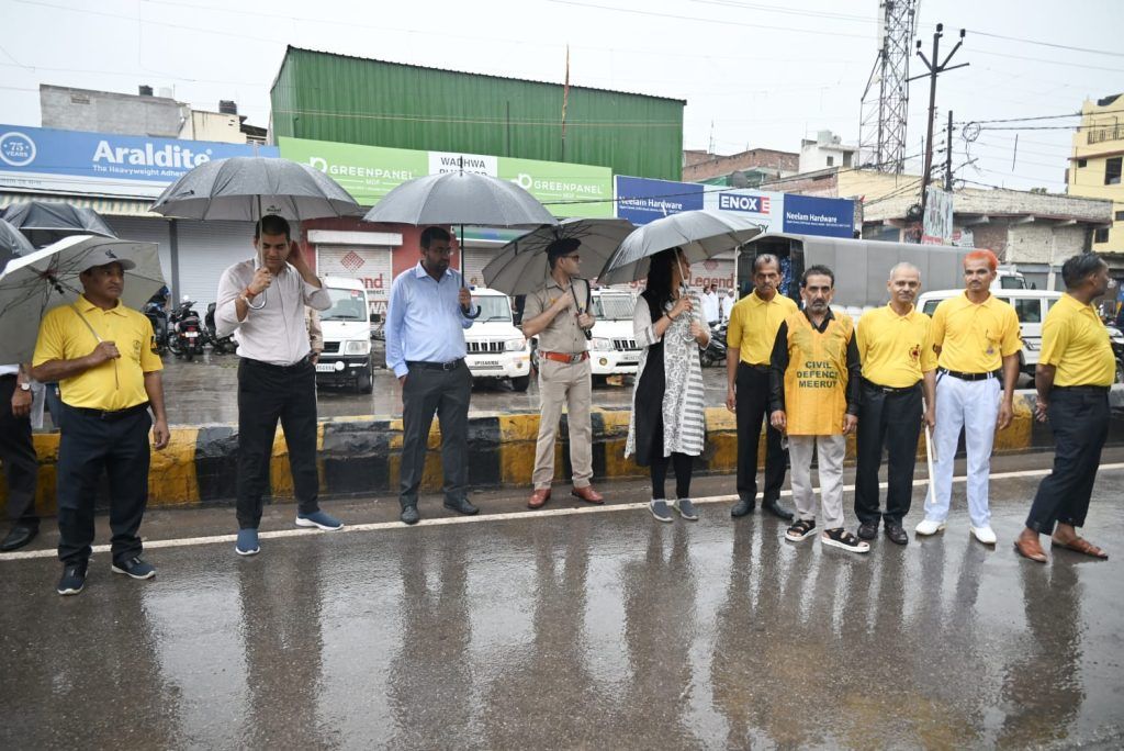 Eid Celebrations in Meerut: Amidst Rainfall, Unity Prevails at Shahi Eidgah 9 112 50