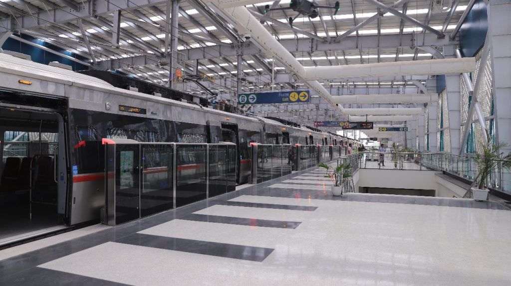 Delhi-Meerut RRTS Sets Record as India's First Full-Length Railway System Operating at Blazing 160 kmph 4 113 32