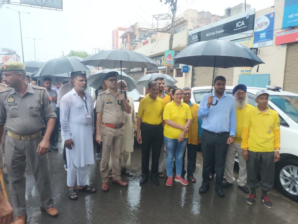 Eid Celebrations in Meerut: Amidst Rainfall, Unity Prevails at Shahi Eidgah 8 113 37