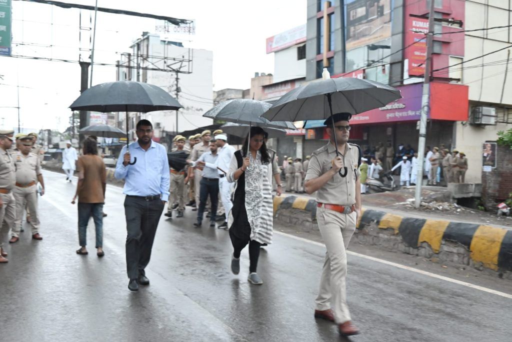 Eid Celebrations in Meerut: Amidst Rainfall, Unity Prevails at Shahi Eidgah 10 113 38