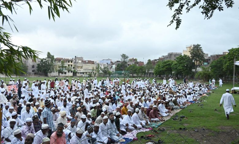Eid Celebrations in Meerut: Amidst Rainfall, Unity Prevails at Shahi Eidgah 1 113 39