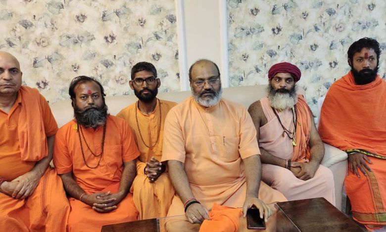 सनातन धर्म और हिन्दू समाज की रक्षा के लिए अपने शिष्यों के साथ कावंड़ लायेंगे महामंडलेश्वर यति नरसिंहानंद गिरी जी 1 111 1