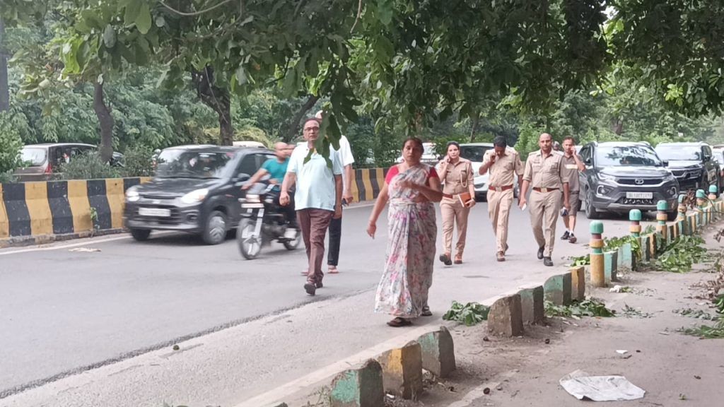 गाजियाबाद में महिला को सम्मोहित कर उसकी ज्वेलरी और नकदी की लूट 2 111 10
