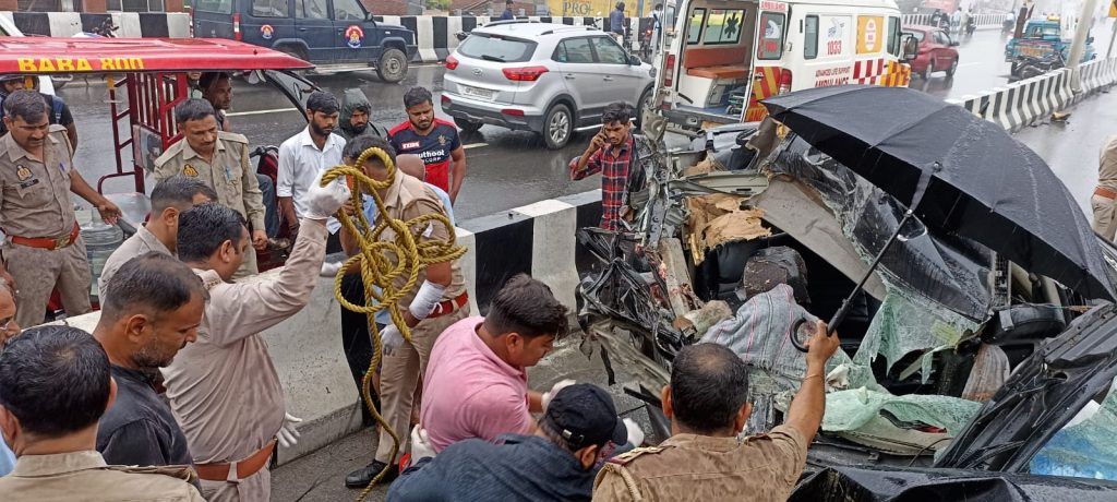 Tragic Accident on Delhi-Meerut Expressway Claims Lives of Six Family Members 6 112 18