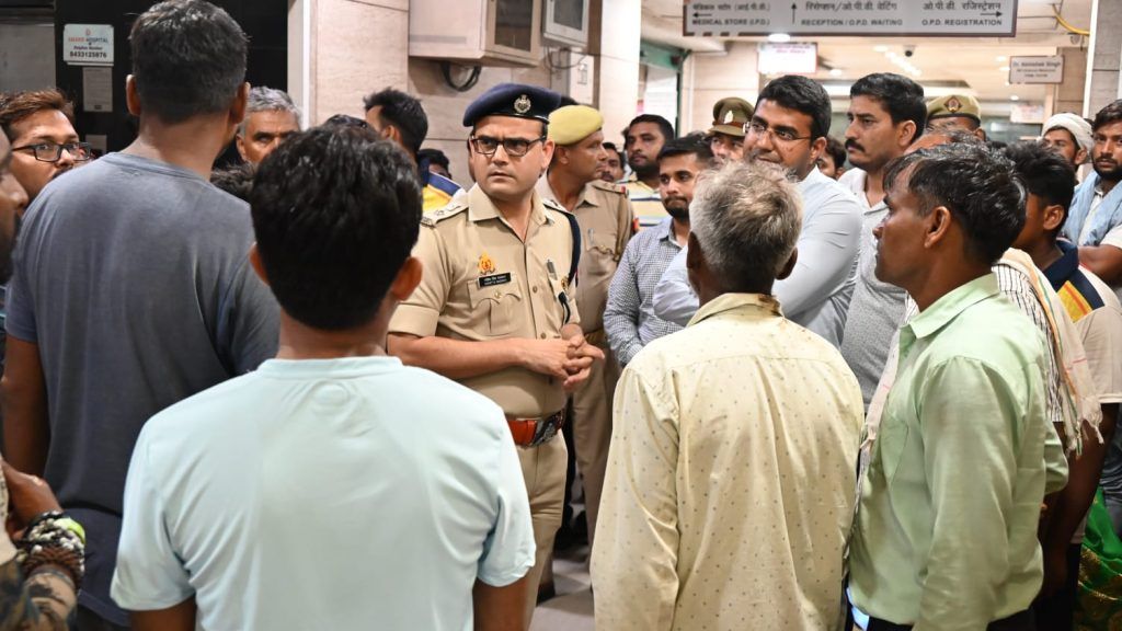 Tragedy Strikes Meerut on Shivratri: Six Kanwariyas Electrocuted in Devastating Accident! 4 112 29