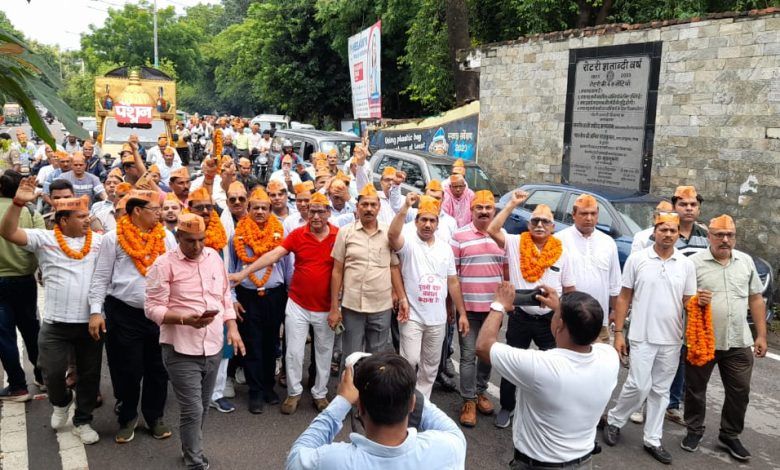 Revival Rally: Pensioners March on Foot and Bike from Medical College to Commissioner's Park 1 112 43