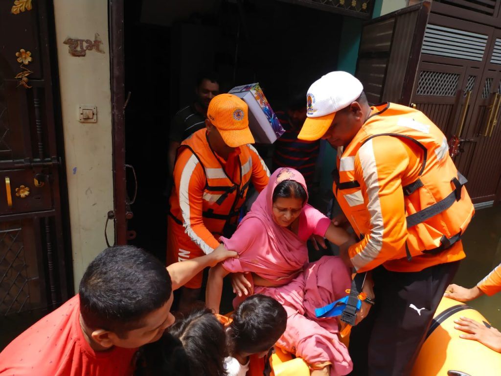 NDRF Teams Swiftly Rescue 52 People Stranded in Karheda Village 5 113 30
