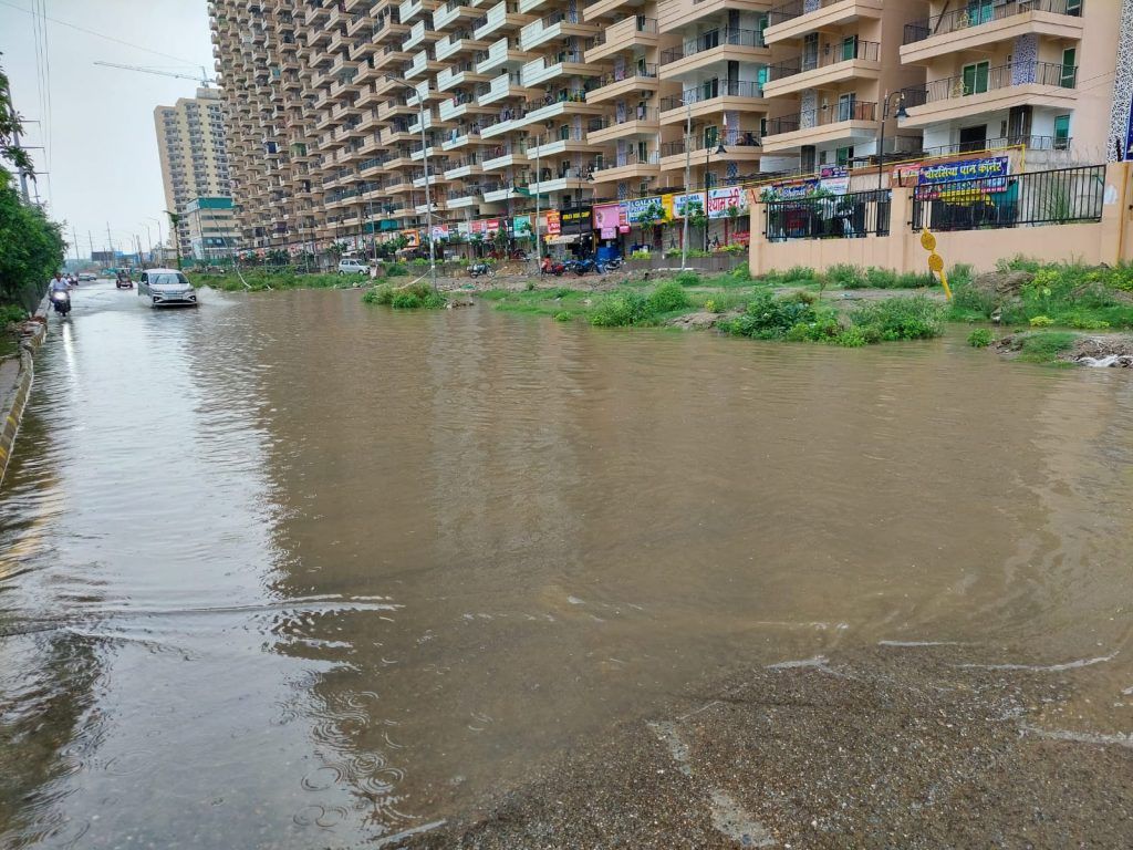 Neglected Roads and Delayed Construction Pose Safety Hazards in Siddharth Vihar 6 114 4