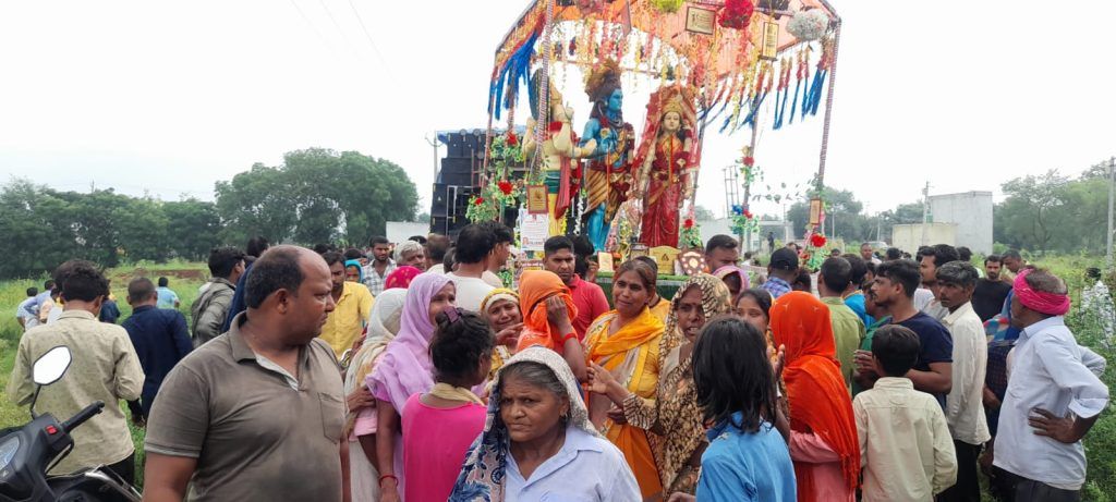 Tragedy Strikes Meerut on Shivratri: Six Kanwariyas Electrocuted in Devastating Accident! 8 117 4