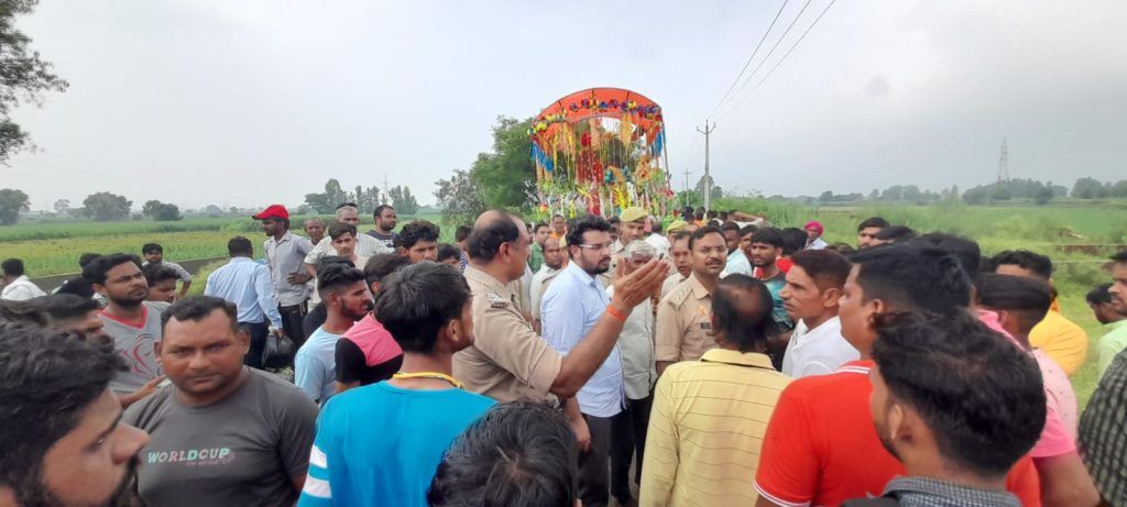 Tragedy Strikes Meerut on Shivratri: Six Kanwariyas Electrocuted in Devastating Accident! 9 118 3
