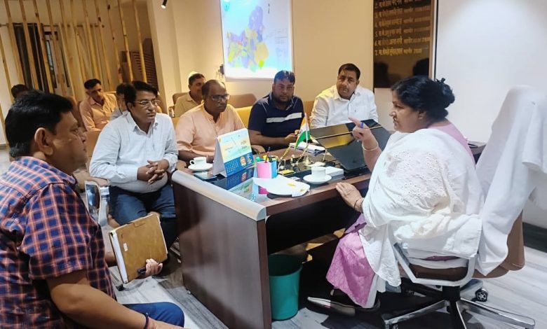 सभी पार्षदगण अपने अपने वार्ड में नियमित करायें फॉगिंग एवं एन्टी लार्वा:महापौर सुनीता दयाल 1 111 106