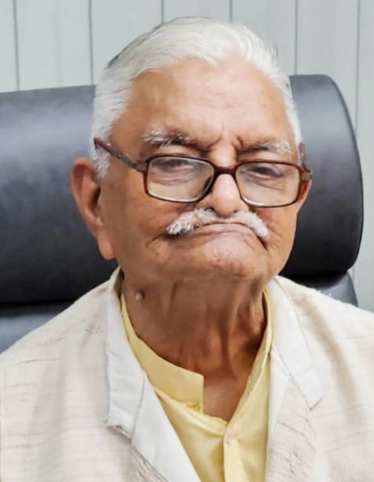 लोकतंत्र सेनानी नंदकिशोर को राजकीय सम्मान के साथ दी अंतिम विदाई 2 111 114