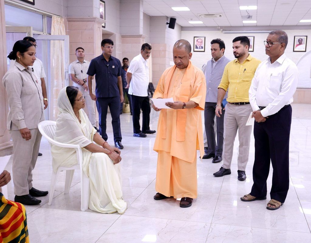 जन शिकायतों के त्वरित निस्तारण पर ध्यान दें अधिकारी, हो त्वरित निस्तारण: मुख्यमंत्री 2 111 128