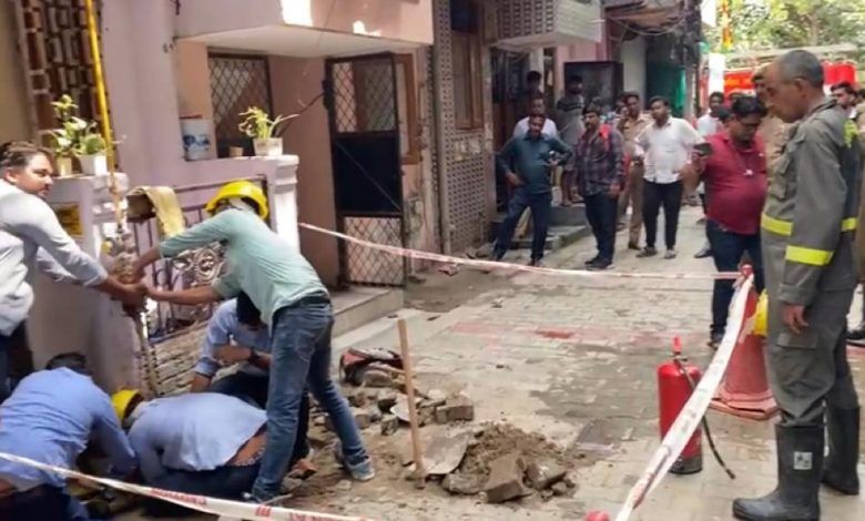 वैशाली सेक्टर-3 सोसाइटी में गैस पाइप लीकेज 1 111 159