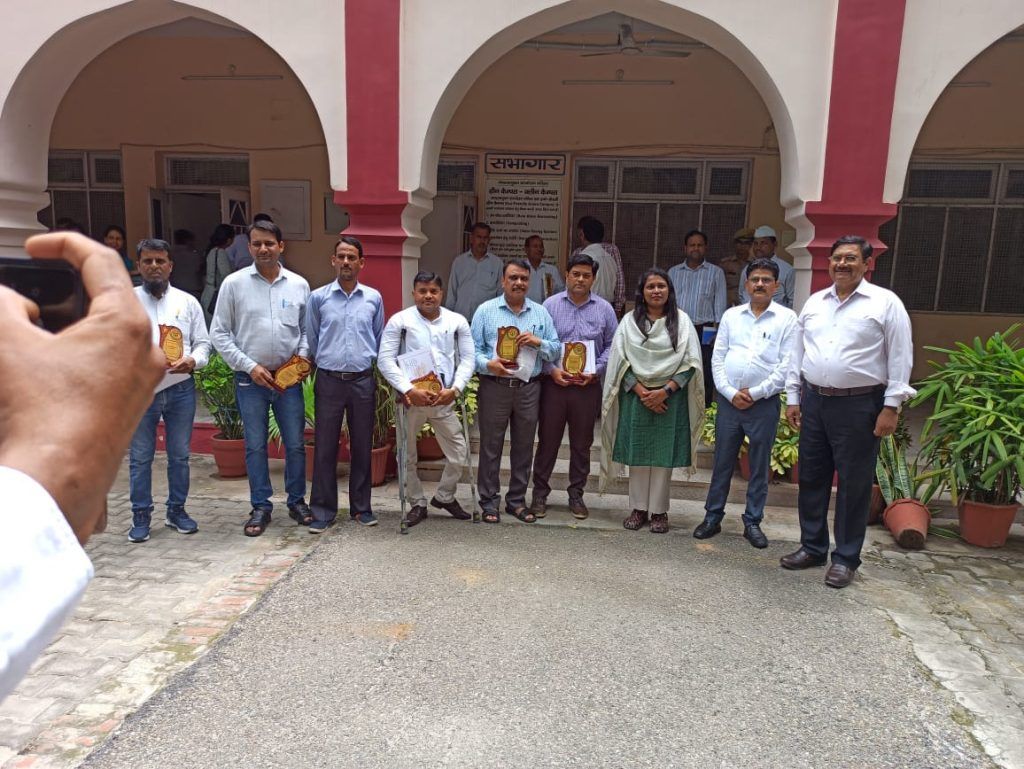 Dedicated Efforts Rewarded: Meritorious Officials Commended for Successfully Combating Lumpy Skin Disease in Cattle 3 111 54