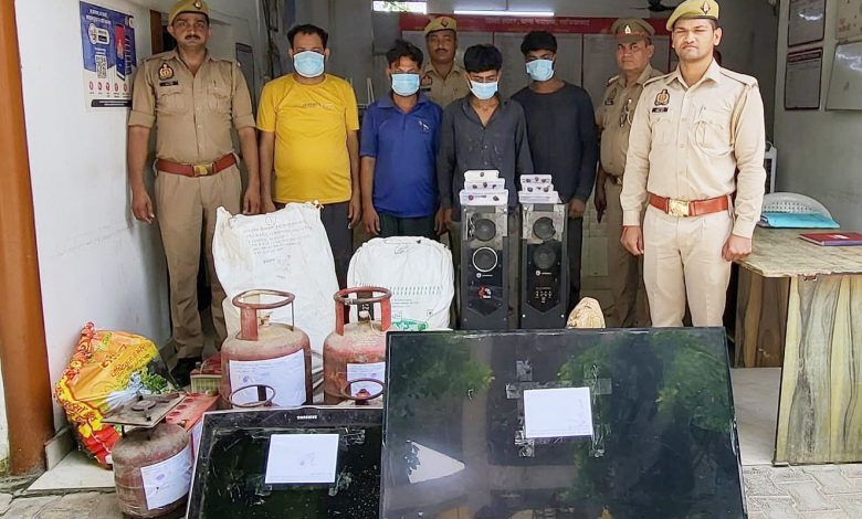 Ghaziabad Police Busts Notorious Burglary Gang, Recovers Stolen Goods Worth 1.5 Lakhs 1 111 57