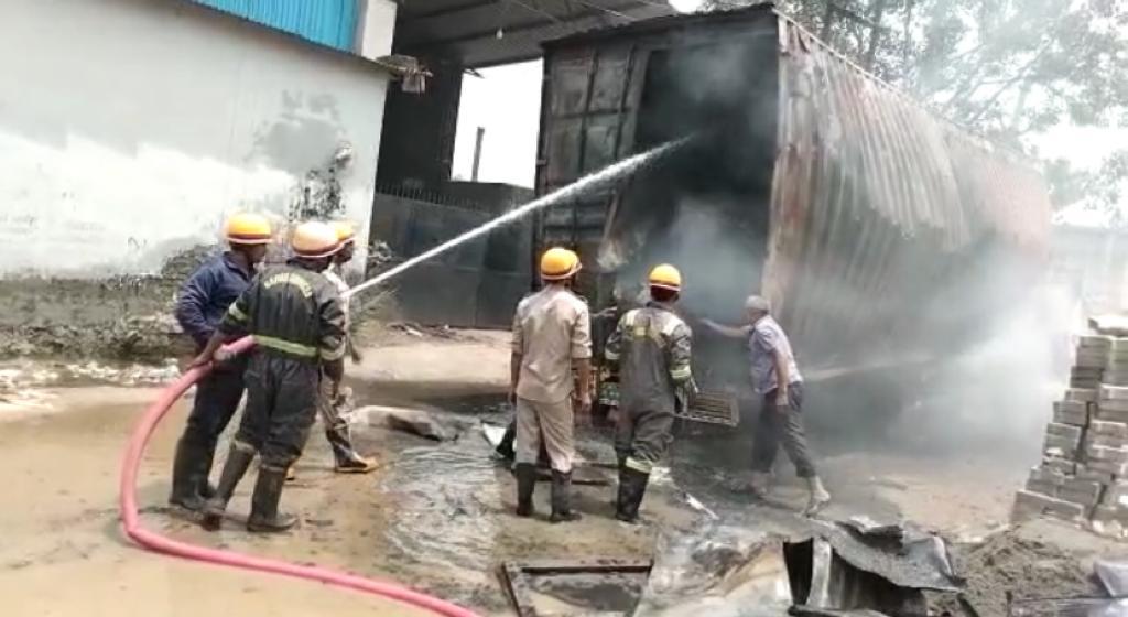 Inferno Strikes: Tragic Blaze Claims Lives in Modi Nagar Refrigerated Truck Mishap 2 112 22