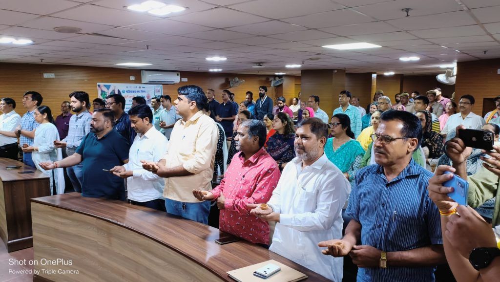 मेरी माटी मेरा देश अभियान का हुआ शुभारंभ, महापौर तथा नगर आयुक्त ने दिलाई पंचप्रण की शपथ 2 112 29