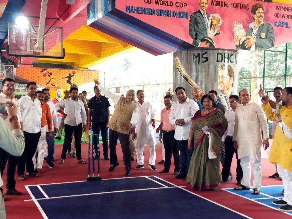 सांसद एवं महापौर ने नगर निगम द्वारा बनाये गये स्पोर्ट्स प्लाजा का किया उद्घाटन 3 112 52