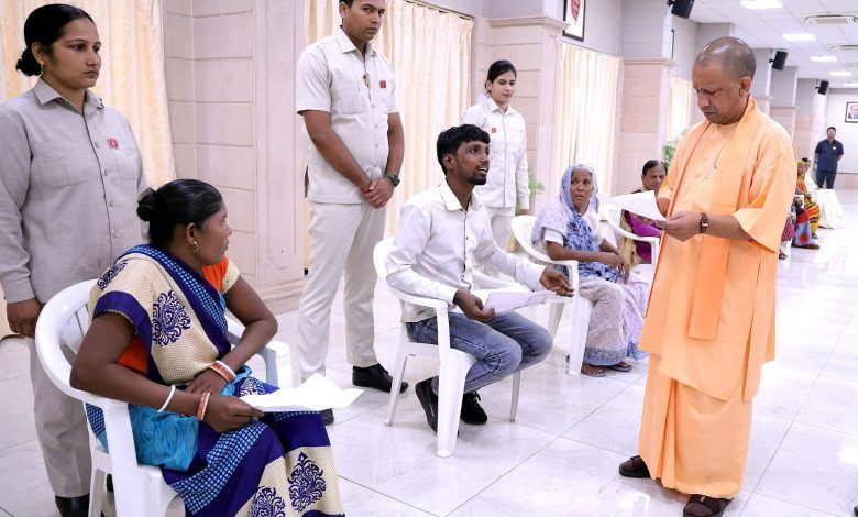 जन शिकायतों के त्वरित निस्तारण पर ध्यान दें अधिकारी, हो त्वरित निस्तारण: मुख्यमंत्री 1 112 71
