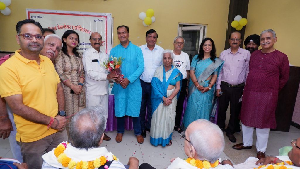 सनराइज में बुजुर्गों ने मनाया वरिष्ठ नागरिक दिवस, समाज को दिया महत्वपूर्ण संदेश 3 113 47