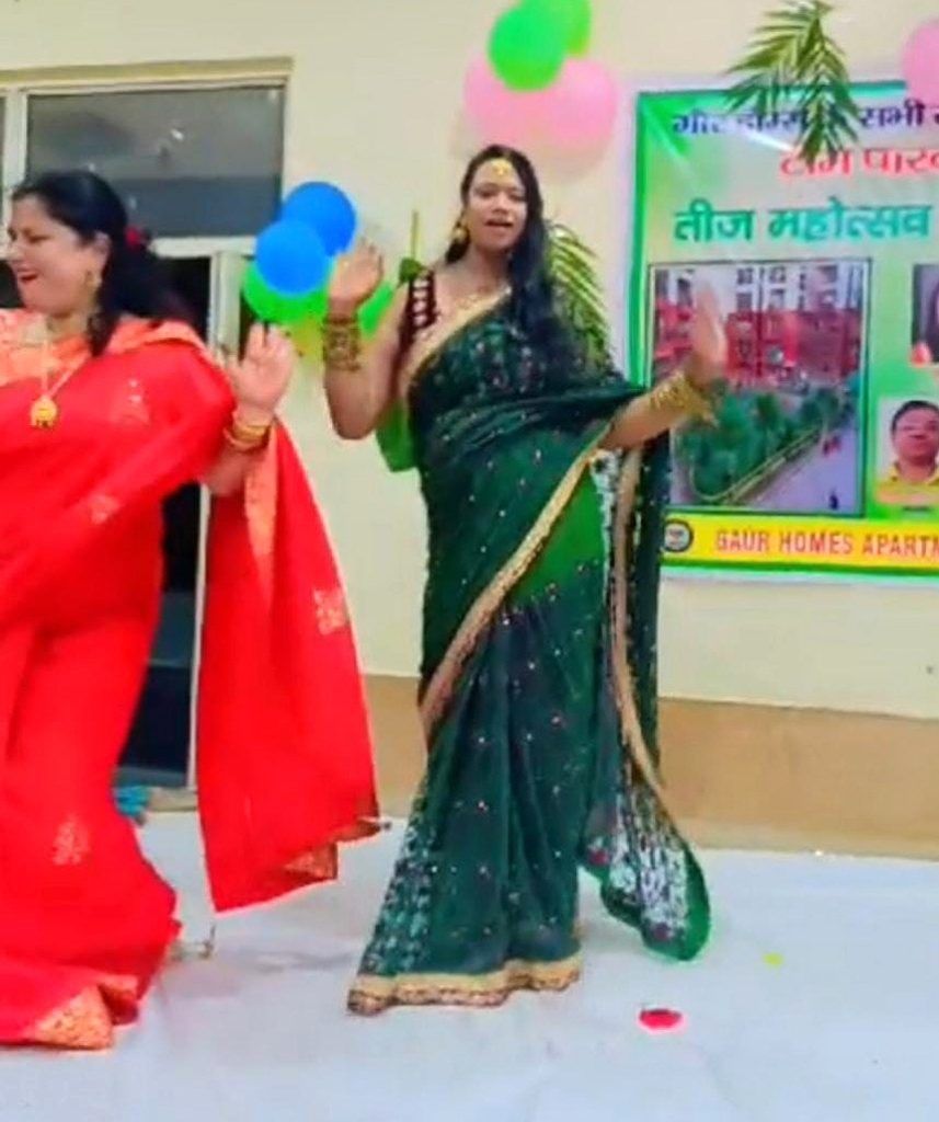 गौर होम्स अपार्टमेंट गाजियाबाद में तीज उत्सव की धूम 4 113 50