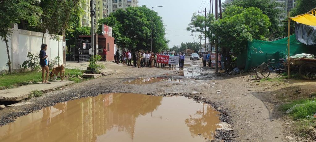 Rajnagar Extension Residents Rise Against Road Nightmare: Devika Skypers & VVIP Society Protests Deteriorating Conditions 5 113 9