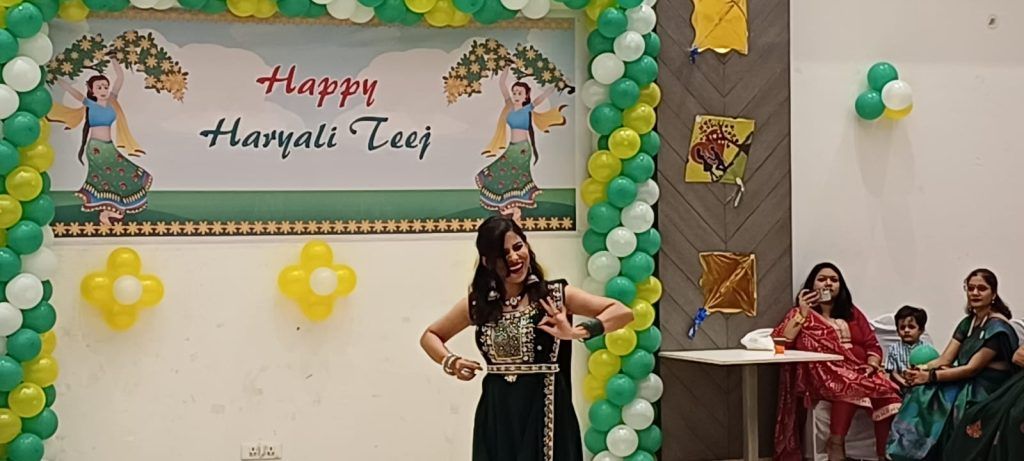 प्रतीक ग्रैंड सिटी, सिद्धार्थ विहार: हरियाली तीज के महोत्सव में महिलाओं ने उत्साह से जश्न मनाया 4 116 2