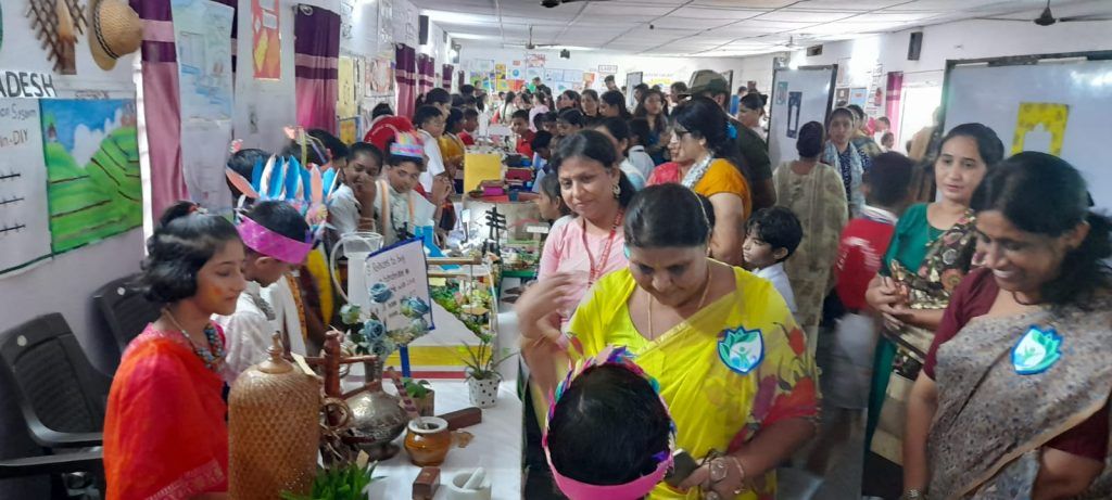Inspiring Young Minds: Army Public School Meerut Hosts Spectacular EVS Exhibition 2 111