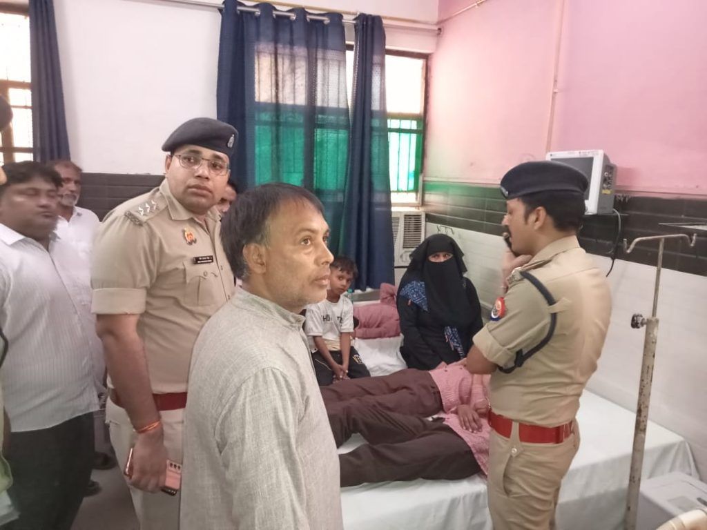 लोनी में मिड डे मील में मिले दूध पीने से कई बच्चों की तबीयत हुई खराब,मौके पर पहुंचे आला अधिकारी। 4 111 110