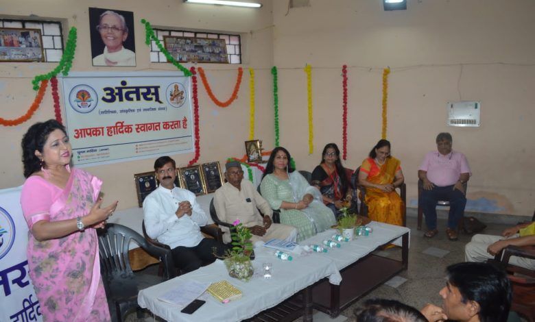 कसीली बात पर बच्चा भी हँसना छोड़ देता है……….अंतस्-50वीं गोष्ठी 1 111 131