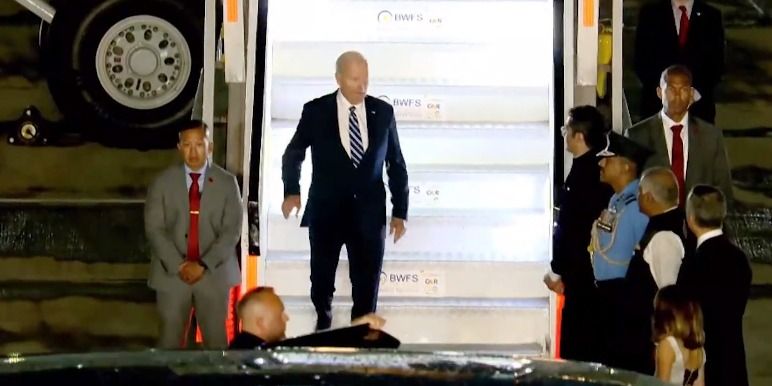 Historic Arrival: President Biden's Grand Entrance Shakes Delhi as G-20 Summit Takes Center Stage! 1 111 49