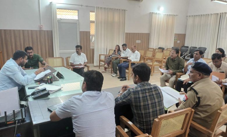 उ0प्र0 विधान परिषद की आश्वासन समिति के भ्रमण कार्यक्रम के दृष्टिगत जिलाधिकारी ने की तैयारियो की समीक्षा 1 111 50