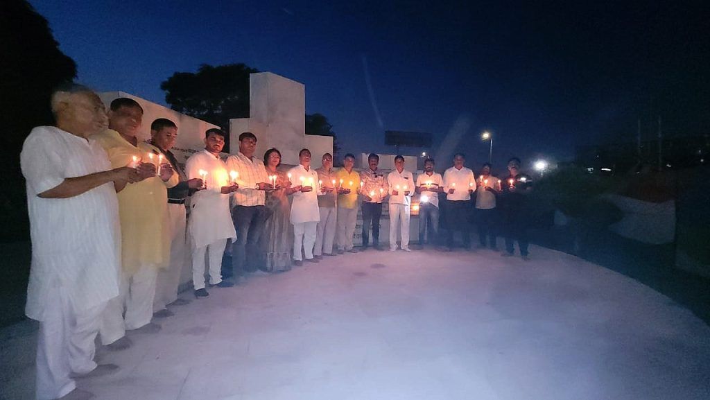 Ghaziabad Congress Committee Unites in Solemn Tribute to Heroic Martyrs 7 112 37