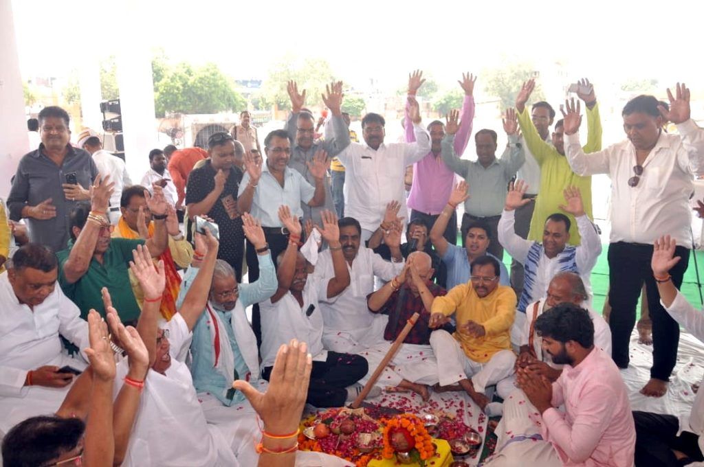 श्री सुल्लामल रामलीला कमेटी ने विधि विधान से किया भूमि पूजन, 8 तारीख को नगर में रावण दूत घूमेगा 3 112 50