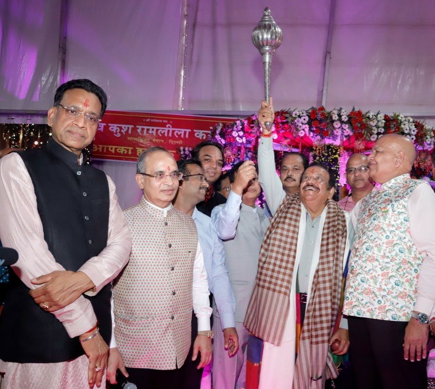 दिल्ली के ऐतिहासिक लालकिले के मैदान में विश्व प्रसिद्ध लव कुश रामलीला कमेटी का भूमि पूजन समारोह संपन्न 6 112 66