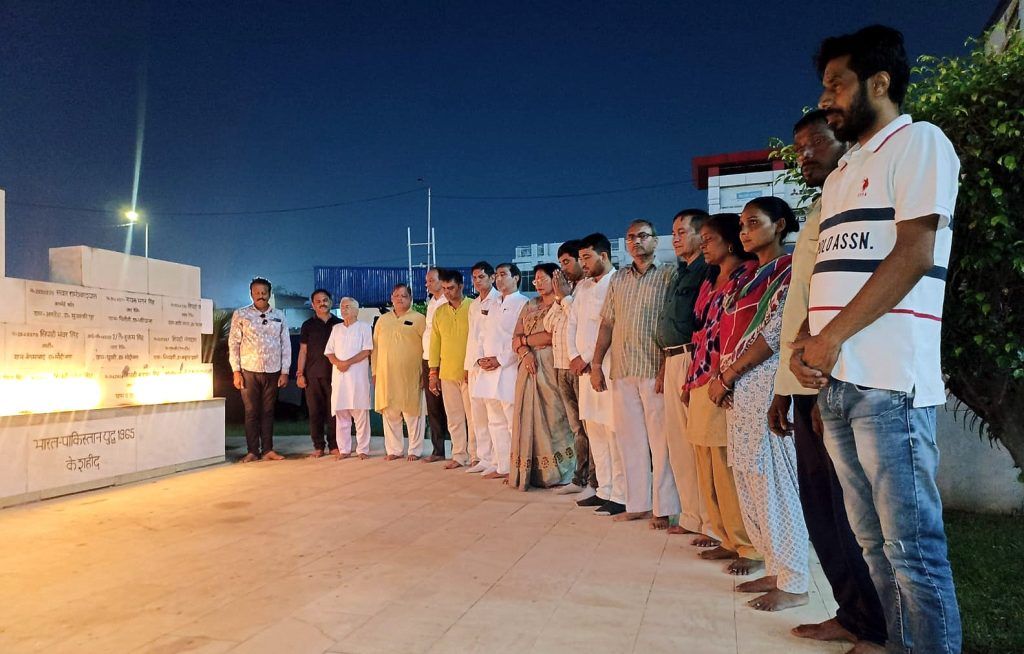 Ghaziabad Congress Committee Unites in Solemn Tribute to Heroic Martyrs 6 113 26