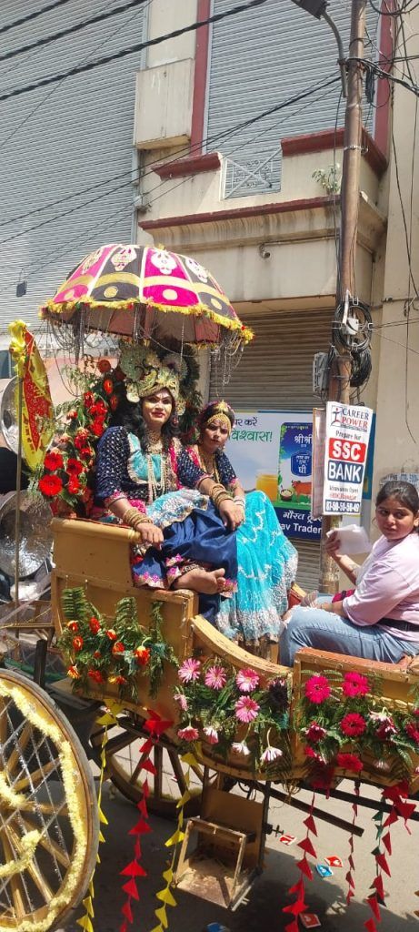 रंग बिरंगी झांकियों के साथ निकली दुधेश्वरनाथ कि भव्य गणपति सवारी कि शोभायात्रा 3 113 41