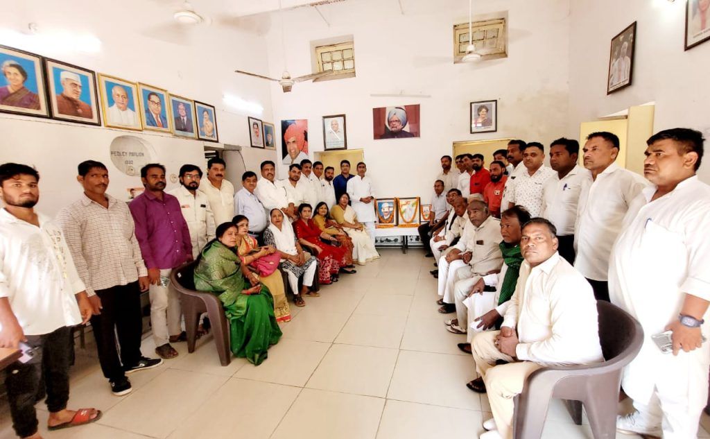 महानगर कार्यालय कांग्रेस कमेटी में महात्मा गांधी, लाल बहादुर शास्त्री, और मसूरिया दीन पासी की जयंतियों का धूमधाम से आयोजन 4 112 8
