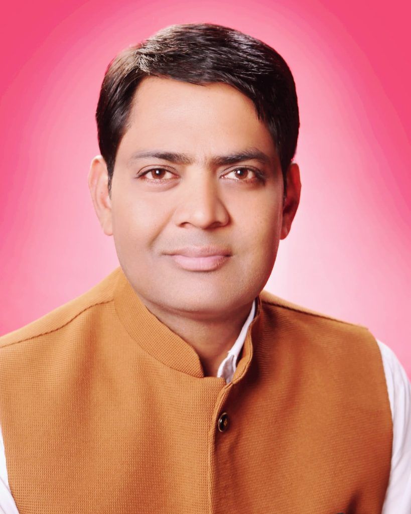 लव-कुश रामलीला में अंगद की भूमिका को दमदार ढंग से निभाते नजर आए आप के दिग्गज राजनेता बृजेश गोयल 2 112 88