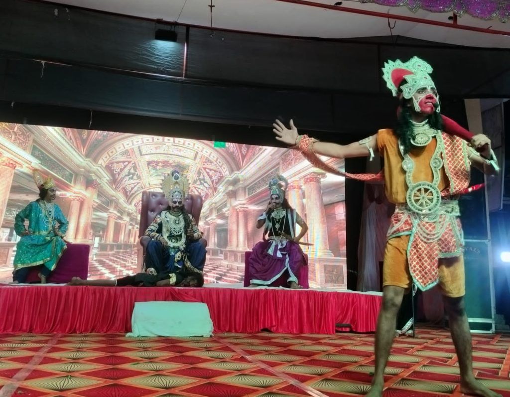 संजय नगर रामलीला में लक्ष्मण शक्ति मंचन में राम विलाप देख भावुक हुए दर्शक 3 112 94